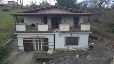 VILLA SINGOLA A ZAGAROLO