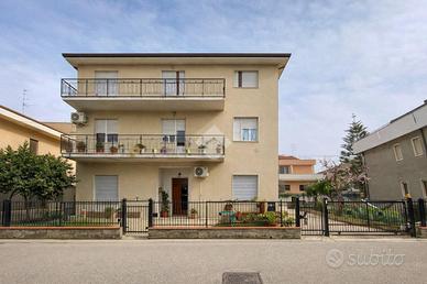 4 LOCALI A GIULIANOVA