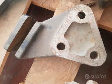 Staffa guida carro destra e sinistra Cingolato 182