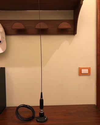Antenna CB 27 MHz con base magnetica – 110 cm
