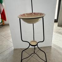 Antico lavabo in ceramica