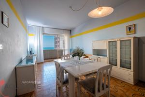 Agosto, 7 notti: 6/7 posti con balcone vista mare
