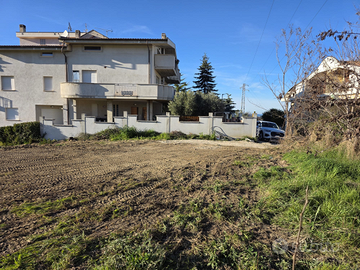 Terreno edificabile mq 2500