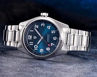 Pagani Design homage Longines Spirit