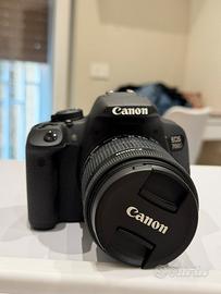 Canon EOS 700D reflex con 18-55mm STM + accessori
