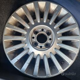 Cerchio in lega 15 pollici Fiat 