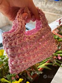 Borsa rosa all’uncinetto