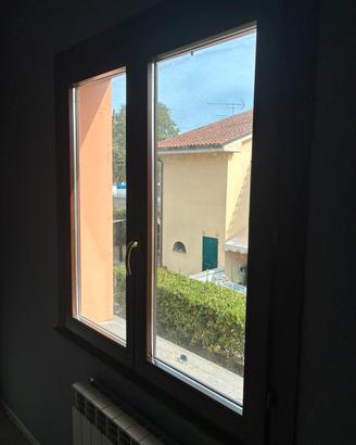 Finestra 2 ante legno rovere scuro