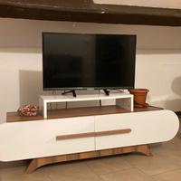 Mobile tv in legno