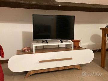 Mobile tv in legno