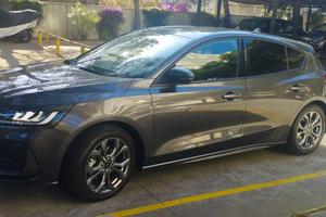 Eccezionale Ford Focus St line Anno 2023 vendesì