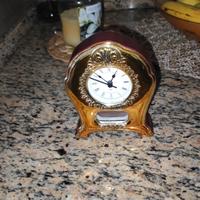 Orologio da tavolo in legno/ argento.