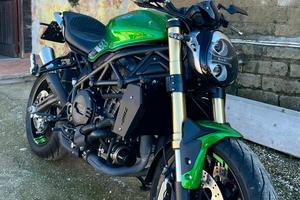 Benelli 752 s