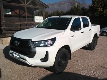 TOYOTA Hilux doppia cabina 2.4 tdi