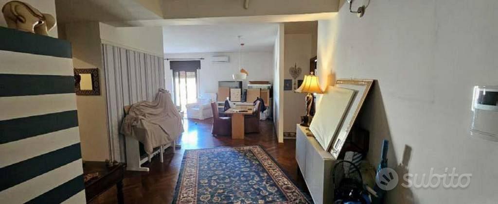 Immobile in asta di 144 m² con più di 5 locali a P - Vista 2