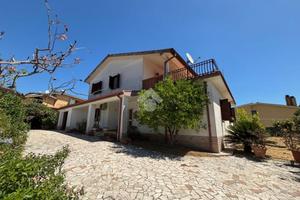 VILLA SINGOLA A MORLUPO