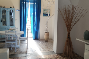 Santa Tecla indipendente a 30 metri dal mare