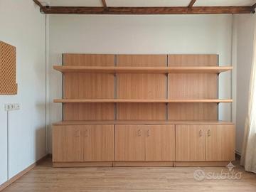 Mobile scaffalatura in legno arredamento