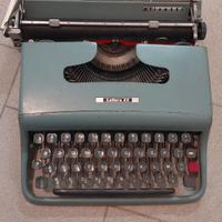 Macchina da scrivere Olivetti Lettera 22
