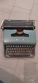 Macchina da scrivere Olivetti Lettera 22