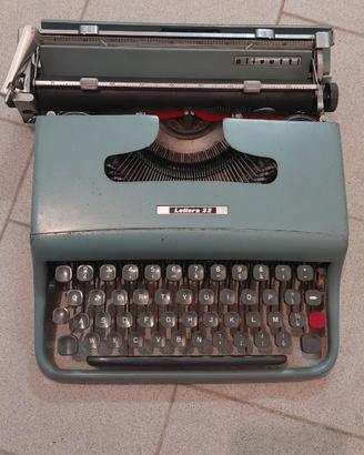 Macchina da scrivere Olivetti Lettera 22