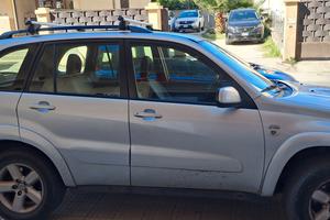  rav4 del 2005 con 220000km