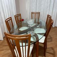 Tavolo e sedie marca FAZZINI