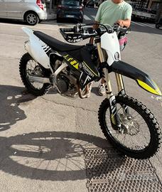 Cross Triumph 250 TF-X