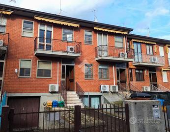 VILLA A SCHIERA A CORIANO