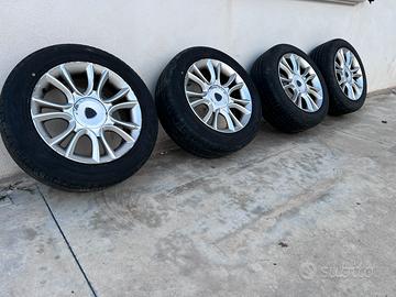 Pneomatici auto  205/55/R16 91 V e cerchi in lega