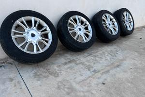 Pneomatici auto  205/55/R16 91 V e cerchi in lega
