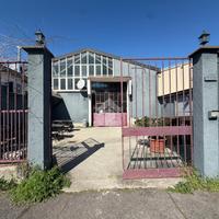 NEGOZIO A TREZZANO SUL NAVIGLIO