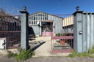 NEGOZIO A TREZZANO SUL NAVIGLIO