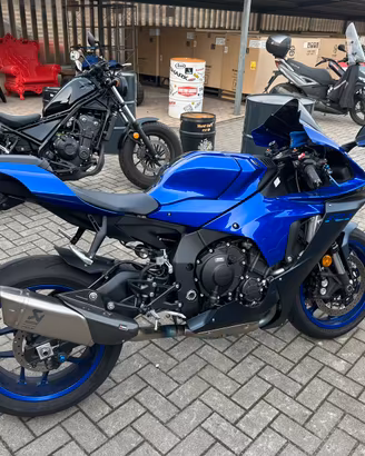 Yamaha r1 2023