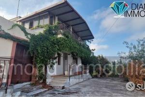 Casa indipendente con 20.000 mq di terreno