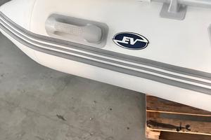 Gommone/tender chiglia rigida