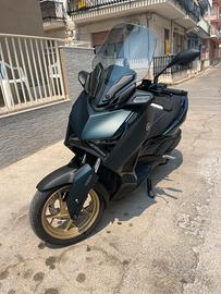 X Max 300 Tech Max