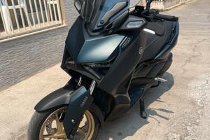 X Max 300 Tech Max