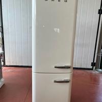 Smeg Fab 32 panna  trasformato a mobile d'arredo