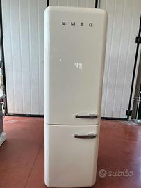 Smeg Fab 32 panna  trasformato a mobile d'arredo