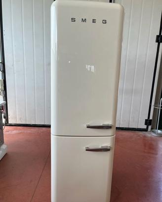 Smeg Fab 32 panna  trasformato a mobile d'arredo