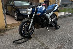 Suzuki gsr 600