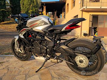 mv agusta dragster 800 rr scs