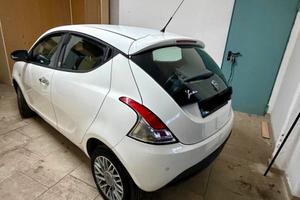 Lancia Y