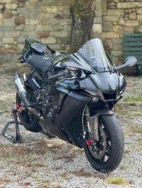 YAMAHA R1 Black Carbon 10k Accessori