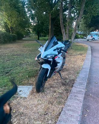 Yamaha YZF R 125 2011 (Incidentata)