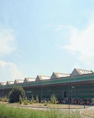 Immobile di 10000 m² a Rolo