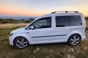 Volkswagen Caddy SPORT 2.0TDI DSG 5Ok km