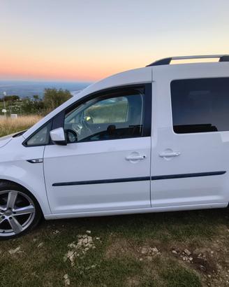 Volkswagen Caddy SPORT 2.0TDI DSG 5Ok km