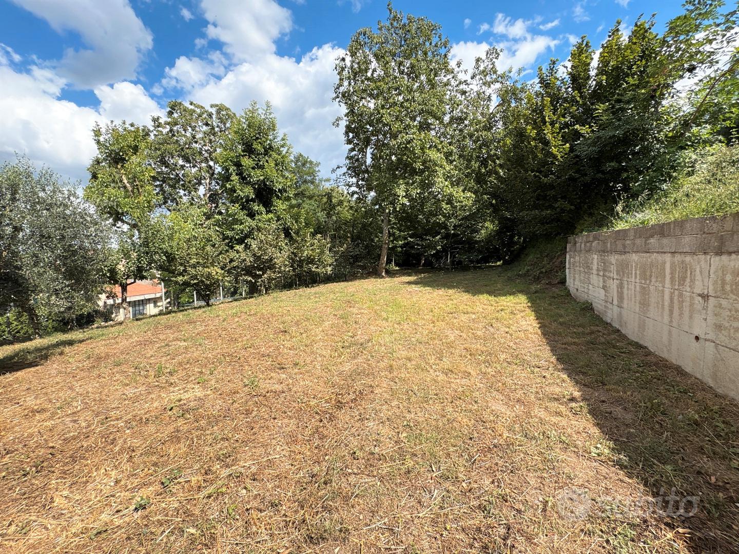 Intera villa bifamiliare con giardino in centro - Vista 4